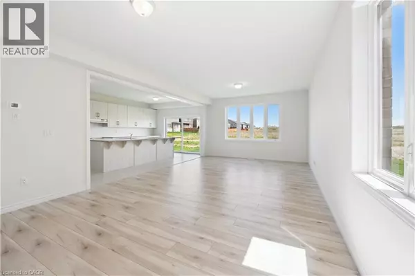 Ayr, ON N0B1E0,33 HENRY MARACLE Street