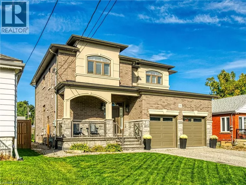 18 DAVID Avenue, Hamilton, ON L9A3V1