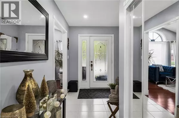 Cambridge, ON N3C4A9,52 DAWN Crescent