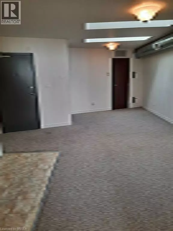Brantford, ON N3T6J7,163 MARKET ST #3