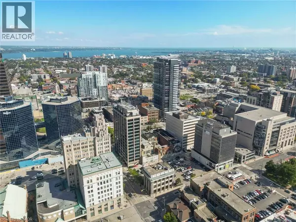 Hamilton, ON L8P4W4,36 JAMES ST South #1205