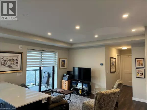 Hamilton, ON L8P0C6,15 QUEEN ST South #1902