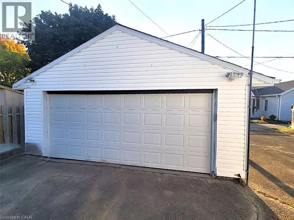 Cambridge, ON N3H4K6,146 WHITLEY Street