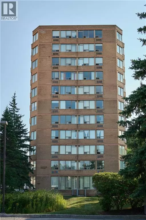 Kitchener, ON N2A3Z9,3227 KING ST #909