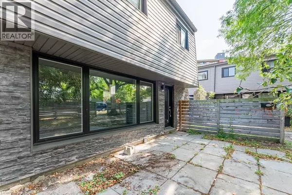 Hamilton, ON L8K5H1,250 MONTMORENCY DR #207