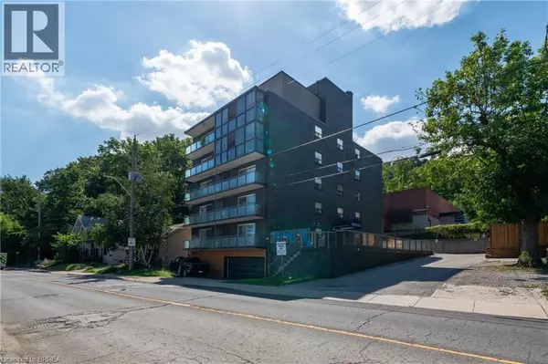 200 CHARLTON AVE East #PENTHOUSE, Hamilton, ON L8N1Z1