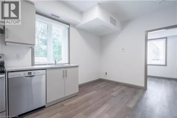 Hamilton, ON L8N2X5,36 GRANT AVE #1C