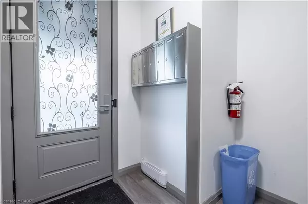 Hamilton, ON L8N2X5,36 GRANT AVE #1C