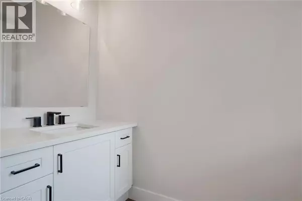 Cambridge, ON N1S5B4,24 MOON Crescent