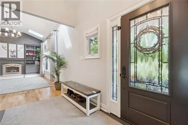 Burlington, ON L7P1J1,2236 MOUNT FOREST Drive