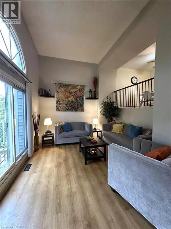 Kitchener, ON N2C2N2,111 TRAYNOR AVE #26