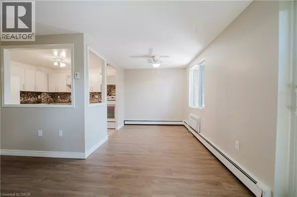 Kitchener, ON N2E1X6,279 CHANDLER DR #110