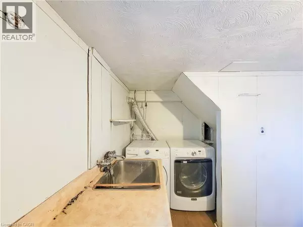 Hamilton, ON L9A2Y8,109 TERRACE Drive