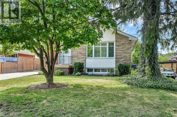 Hamilton, ON L8T4K4,174 KINGS FOREST DR #A