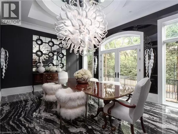 Oakville, ON L6J3Z3,15 CHARTWELL Road