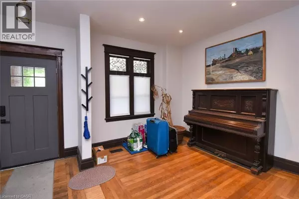 Hamilton, ON L8P3L5,217 CAROLINE Street S