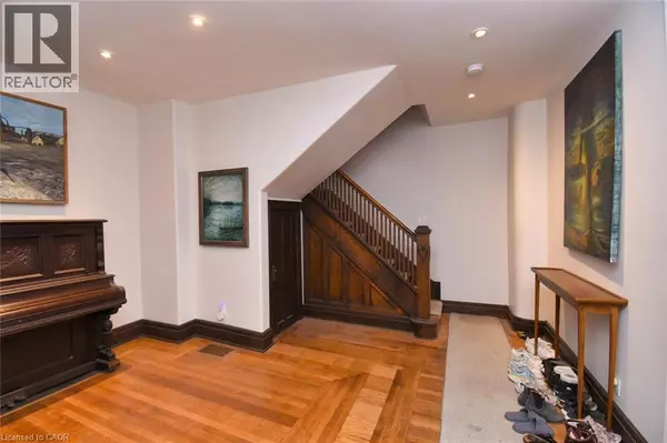 Hamilton, ON L8P3L5,217 CAROLINE Street S