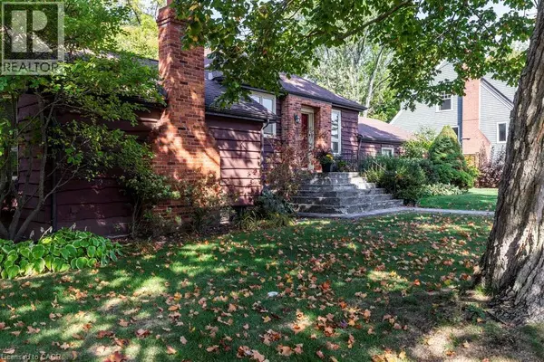 Dundas, ON L9H2C9,17 ALMA Street