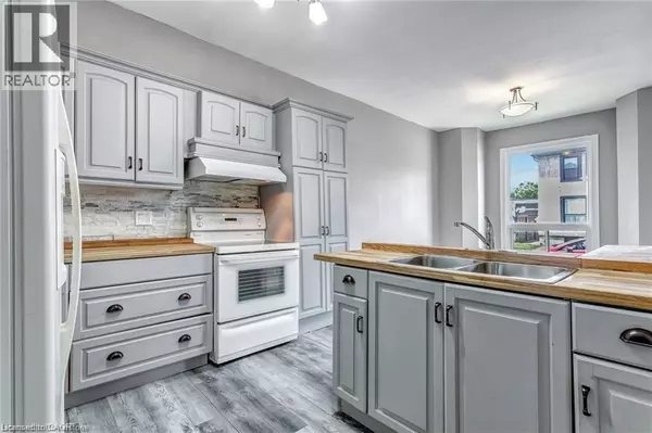 Hamilton, ON L8L5Y3,26 MADISON Avenue