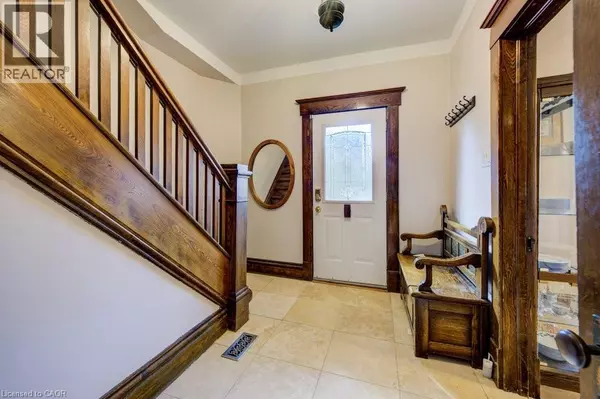 Cambridge, ON N3H3X9,207 HEDLEY Street