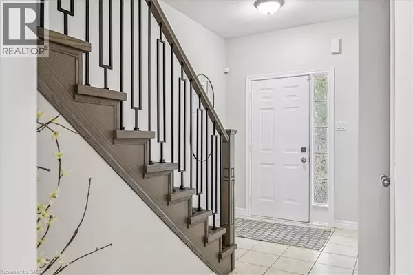 Ancaster, ON L9K1S8,60 CLOVERLEAF DR #38