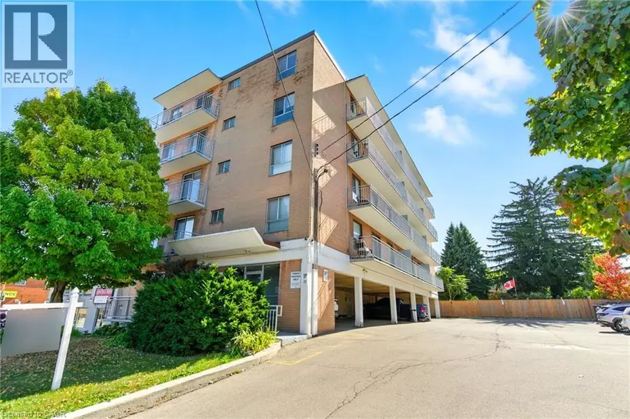 2322 KING ST East #22, Hamilton, ON L8K1X4