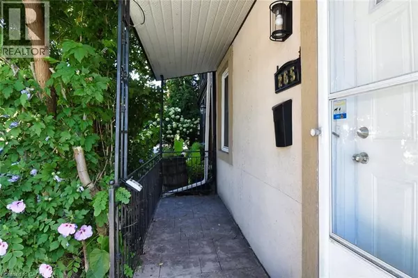 Hamilton, ON L8P1S2,265 HUNTER Street W