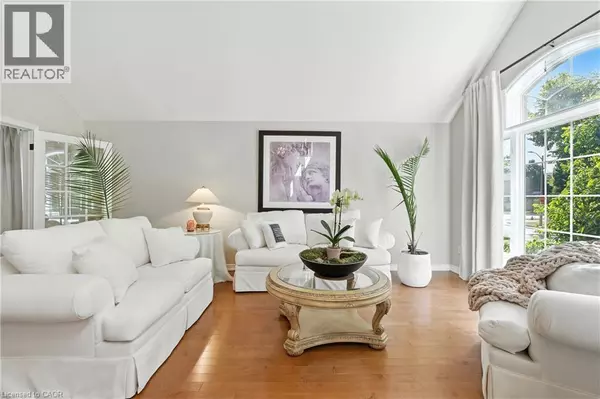 Burlington, ON L7M4B2,2139 BUSHTRAIL Court