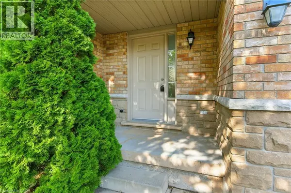 Burlington, ON L7M4T8,1283 BLANSHARD DR #2
