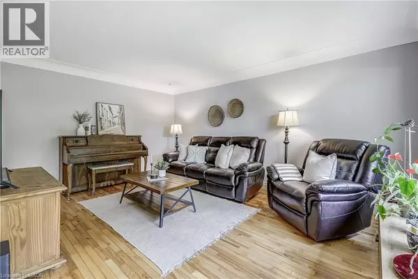 Burlington, ON L7P1E1,1216 DE QUINCY Crescent