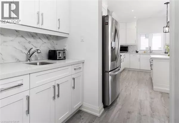 Ancaster, ON L9G3K9,388 KLEIN Circle