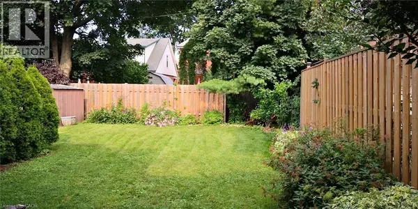 Hamilton, ON L8M3K2,167 BALMORAL Avenue S