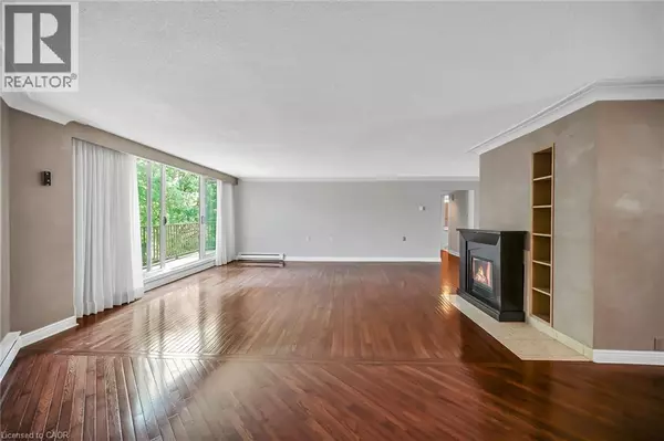 Ancaster, ON L9G4E7,150 WILSON ST West #PH1