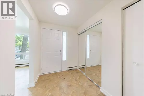 Guelph, ON N1H8B4,40 IMPERIAL RD North #55