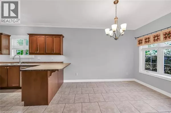 Caledonia, ON N3W0A4,139 STIRLING Street