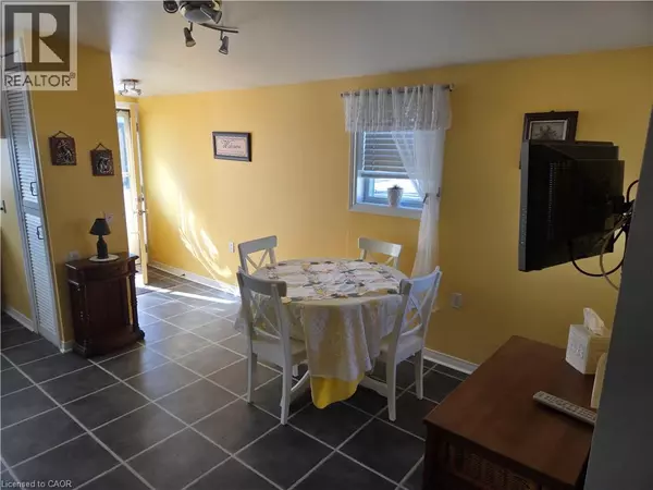 Waterloo, ON N2J4G1,123 SCOTT Street