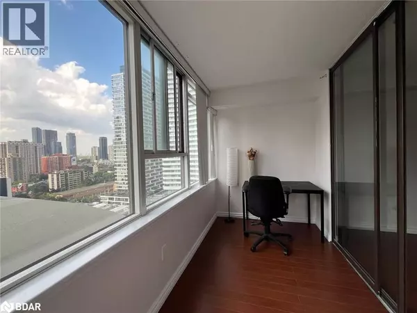 Toronto, ON M5B2H9,45 CARLTON ST #PH11