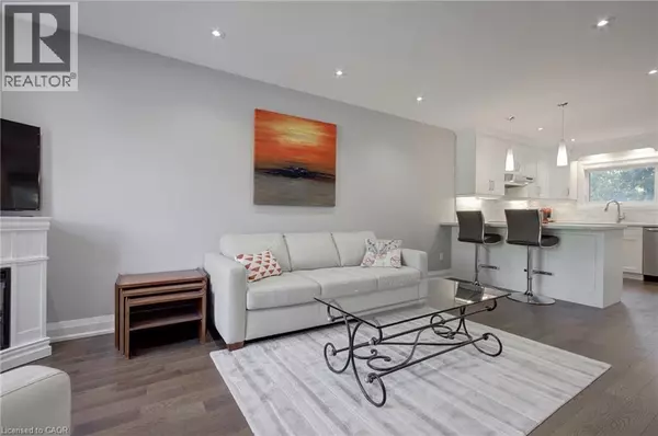 Oakville, ON L6H5K5,214 ROSS Lane