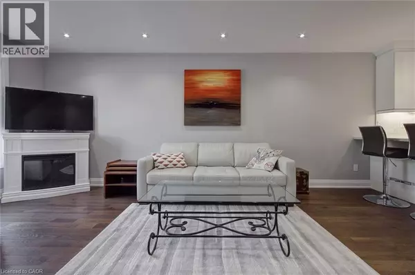 Oakville, ON L6H5K5,214 ROSS Lane