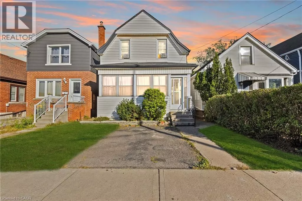 Hamilton, ON L8H4K3,30 FREDERICK Avenue
