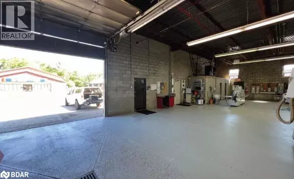 Barrie, ON L4N9V7,35 LENNOX Drive