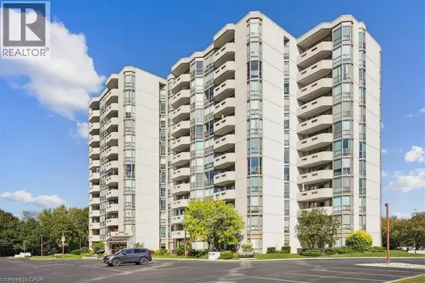 Burlington, ON L7L3V8,5090 PINEDALE AVE #208