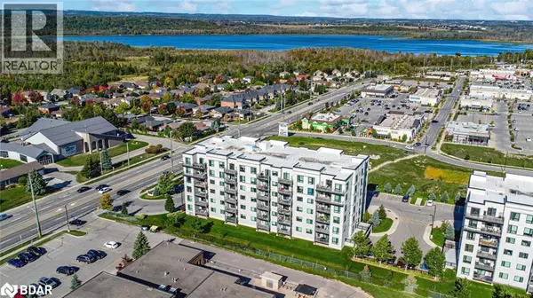 295 CUNDLES ROAD EAST #404, Barrie, ON L4M0K8