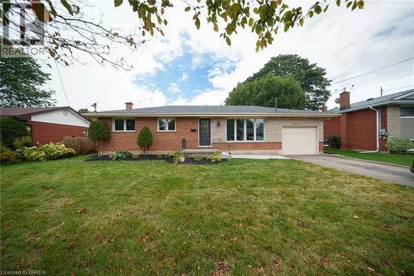 Brantford, ON N3R3N4,91 VARADI Avenue