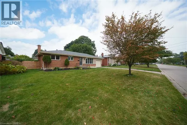 Brantford, ON N3R3N4,91 VARADI Avenue