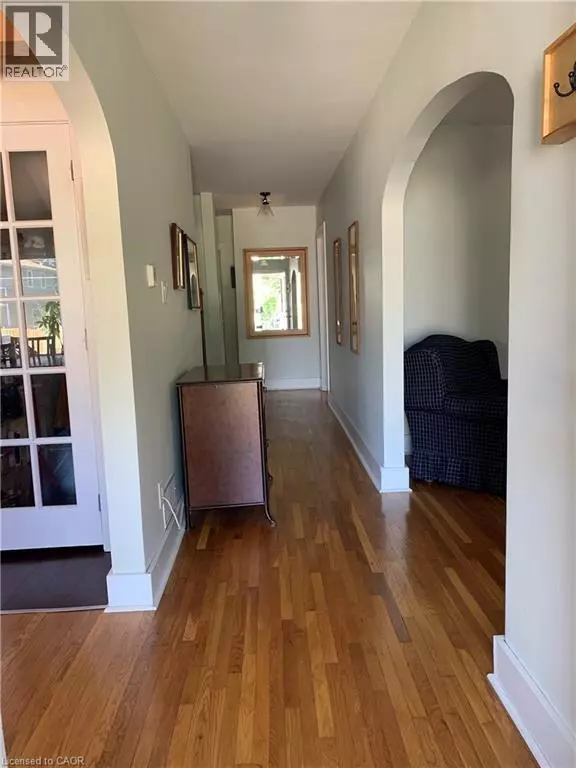 Collingwood, ON L9Y1T5,92 E FOURTH Street E