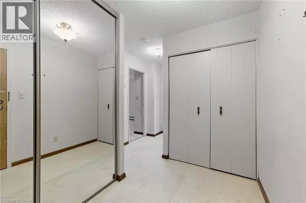 Cambridge, ON N1R7J6,400 CHAMPLAIN BLVD #305