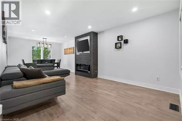 Kitchener, ON N2R1L1,19 MARL MEADOW Drive