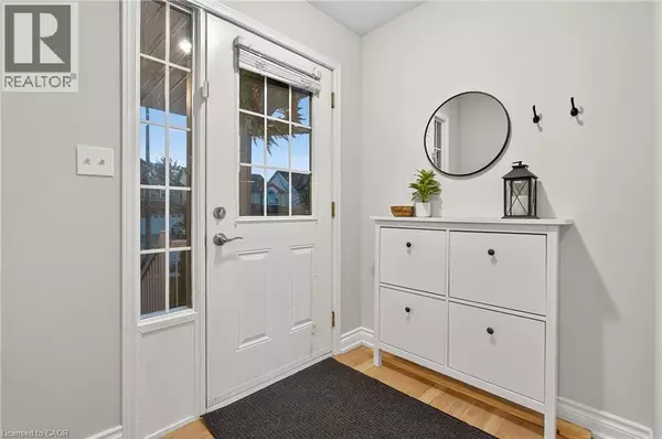 Kitchener, ON N2R1V2,70 CANNES Street