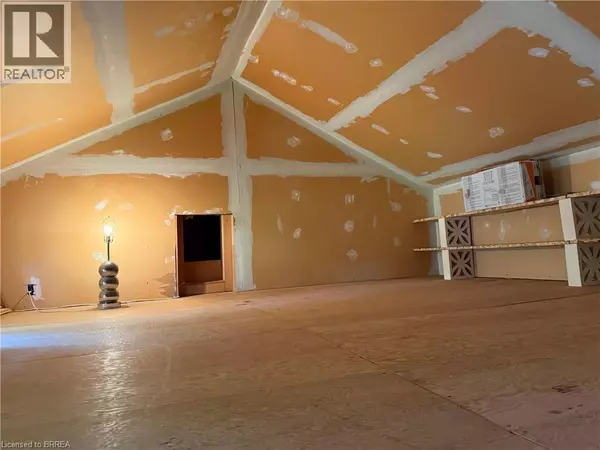 Paris, ON N3L2V2,49 WEST RIVER Street